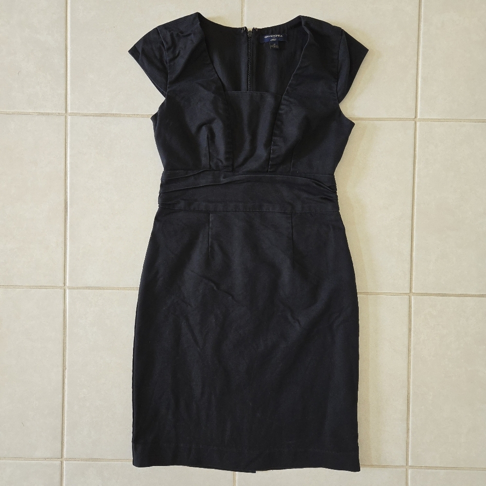 White House Black Market scoop neck cap sleeve pleated dress Black Petite 2P